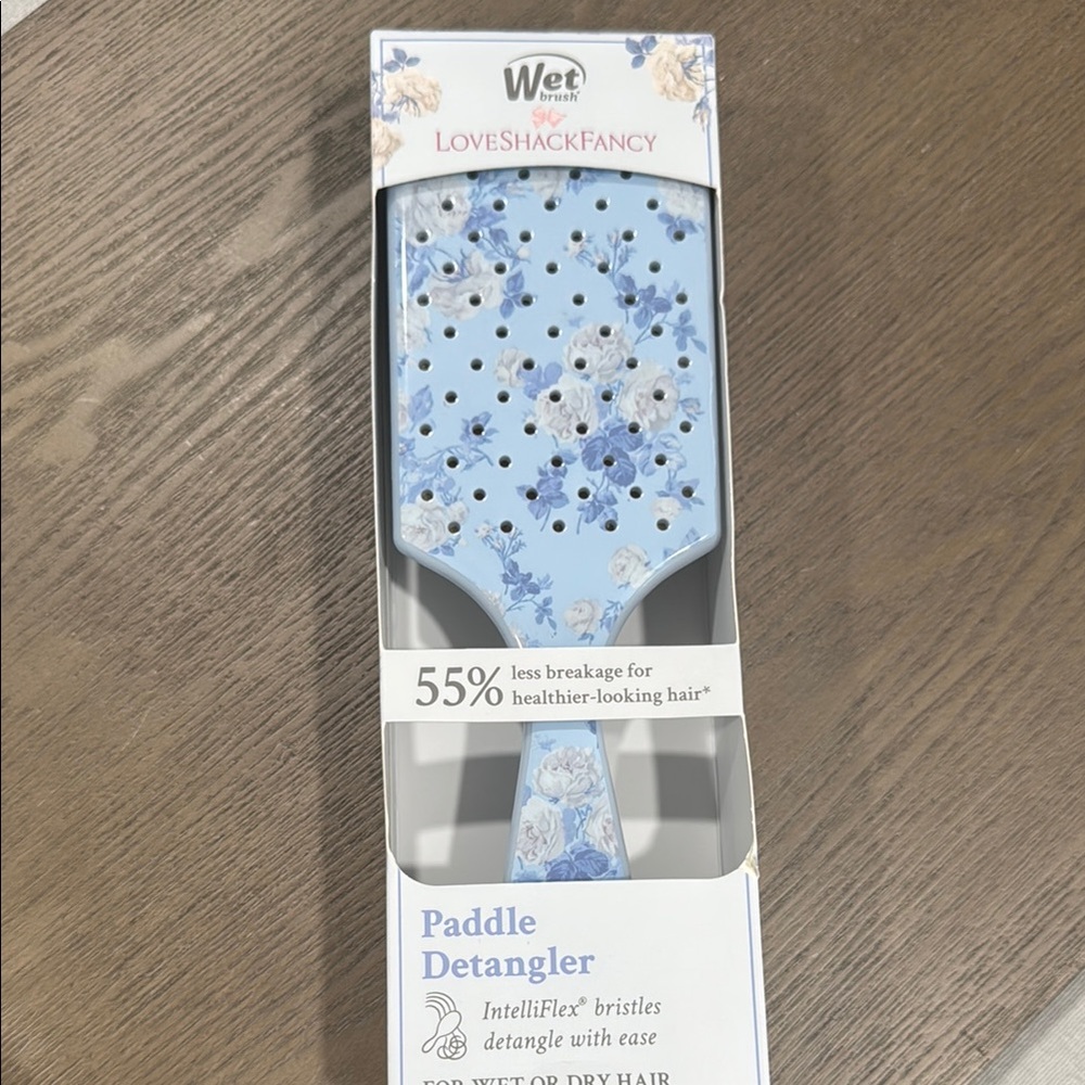 NWT LoveShackFancy x Wet Brush
Paddle Hair Brush in Everblooming Rosettes